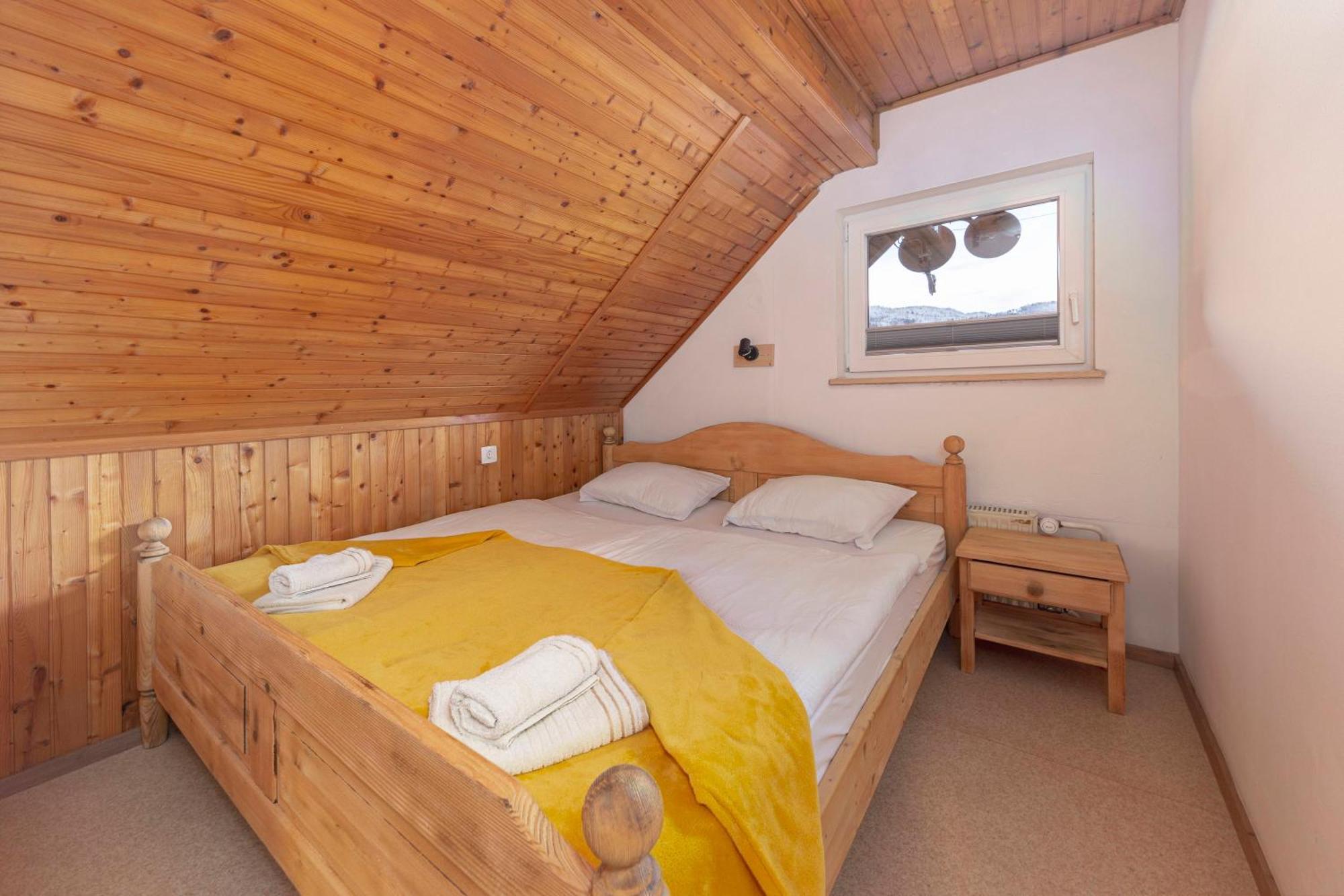 Apartmaji Hodak 3*
