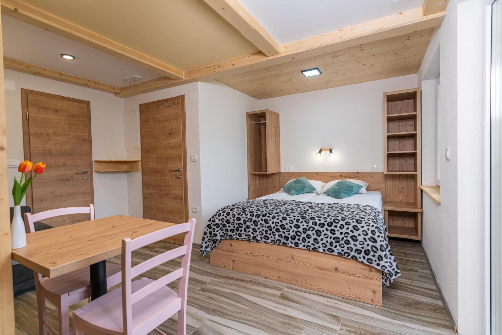 Apartmaji Hodak Affittacamere